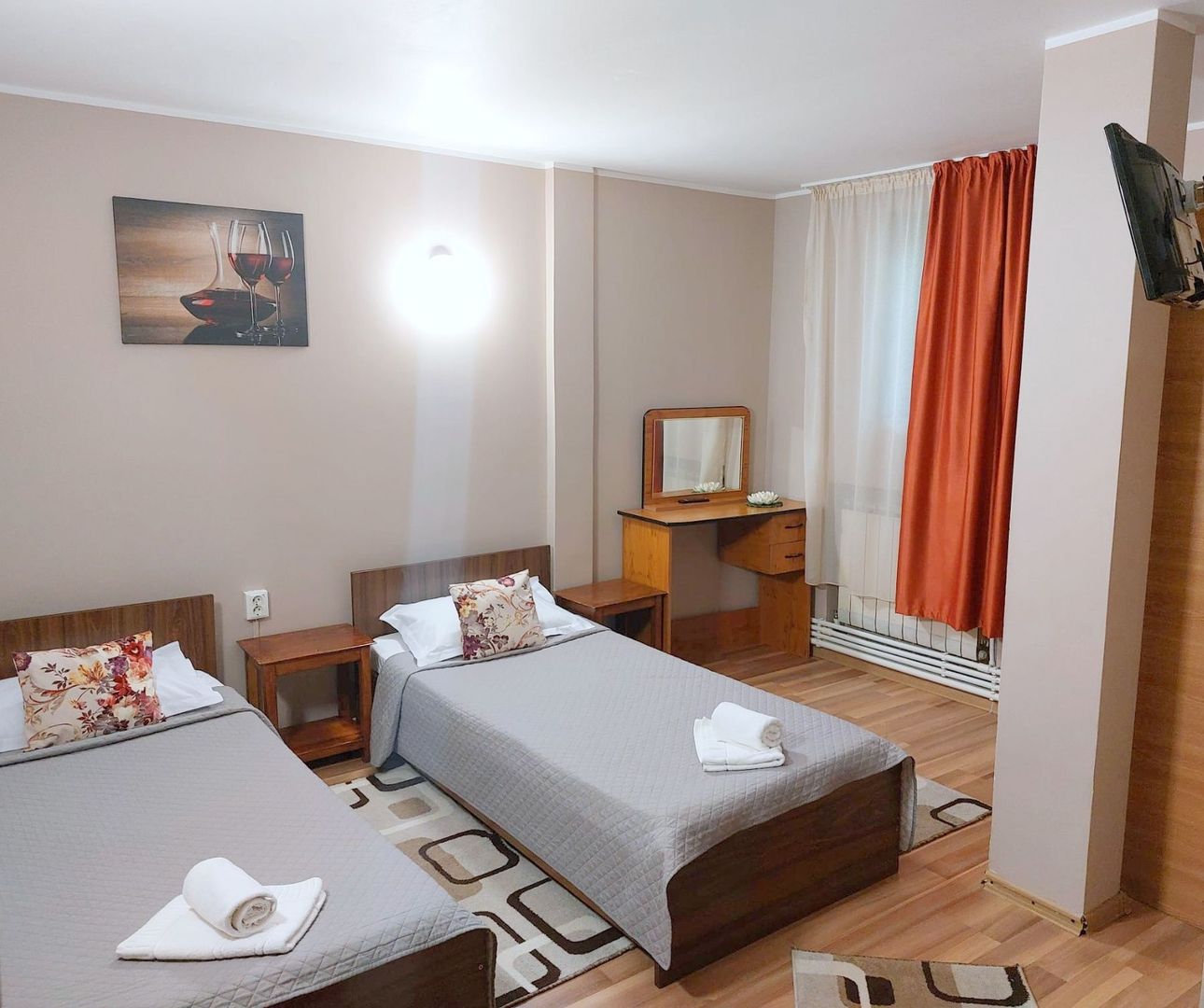 Pensiune de vânzare  – Galați | Bariera Traian | 14 camere - Poză 8