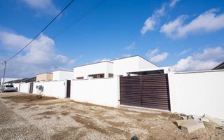 Casa lux Santandrei 3 dormitoare 2 bai 2 terase 2 bucatarii - Poză 9