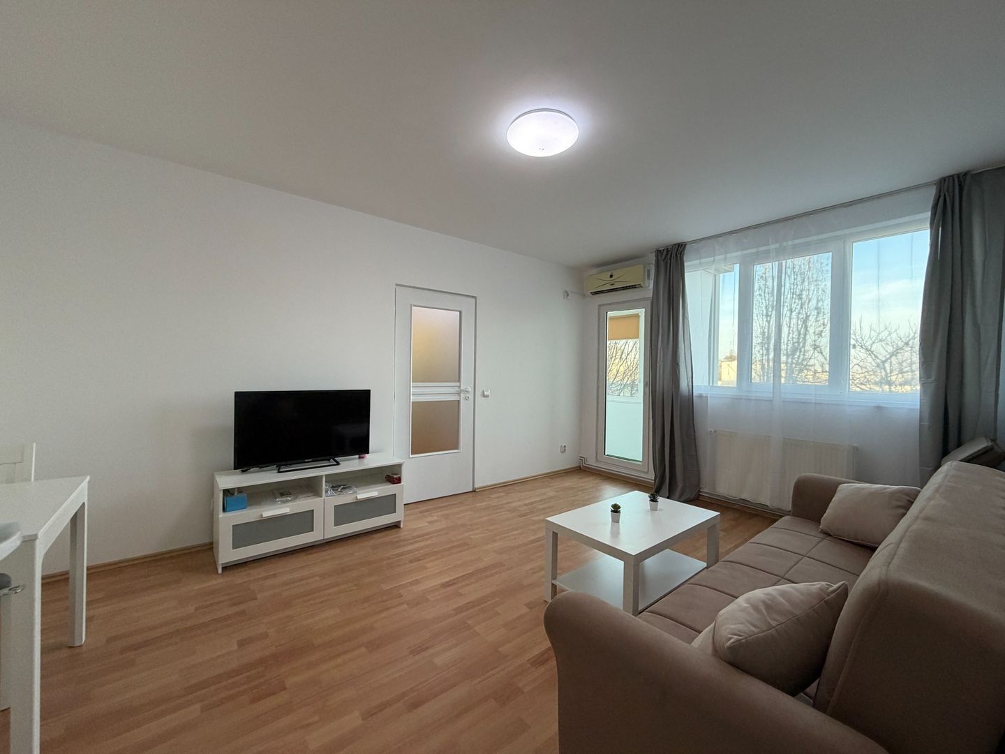 2 camere renovat complet Calea Grivitei plan secund -vedere spate | metrou 1 Mai - Poză 7