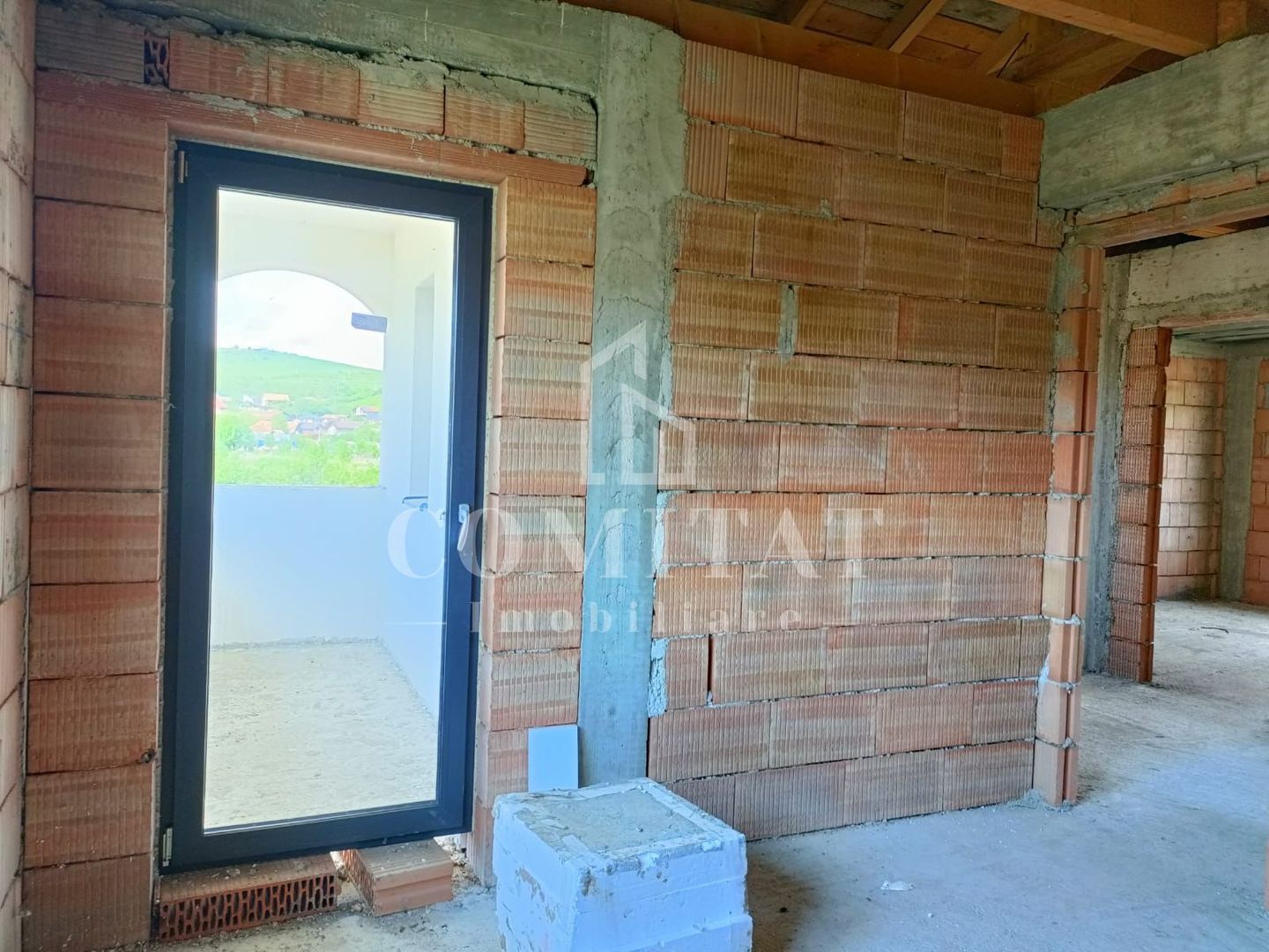 Casă individuală de vânzare | 4 Camere | 110 mp | Dezmir - Poză 2