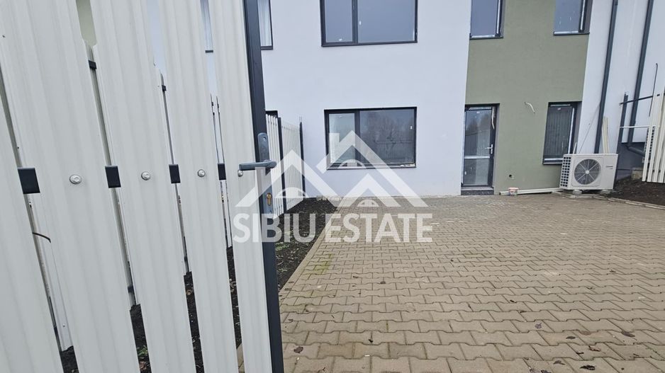 Casa 4 camere, 2 bai Sibiu Vest mutare imediata - Poză 5