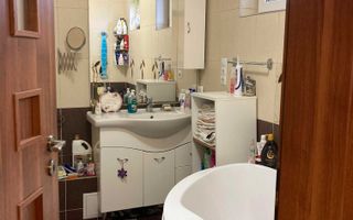 Vând apartament cu 3 camere - Poză 6