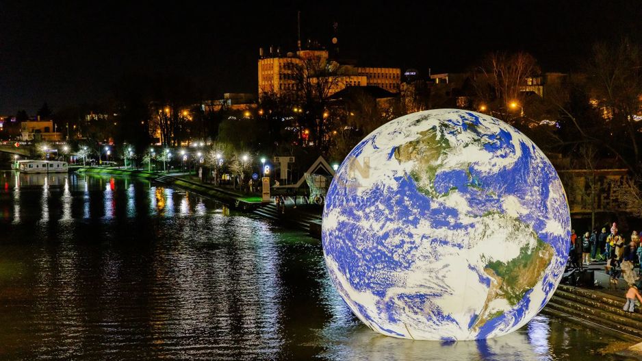 Bloc De apartamente la 5 minute de centrul orasului - Poză 1