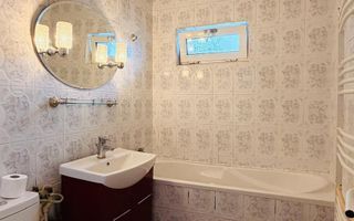 De vanzare Apartament 3 camere Tiglina 3, Galati, 75mp, et.4/4 - Poză 11