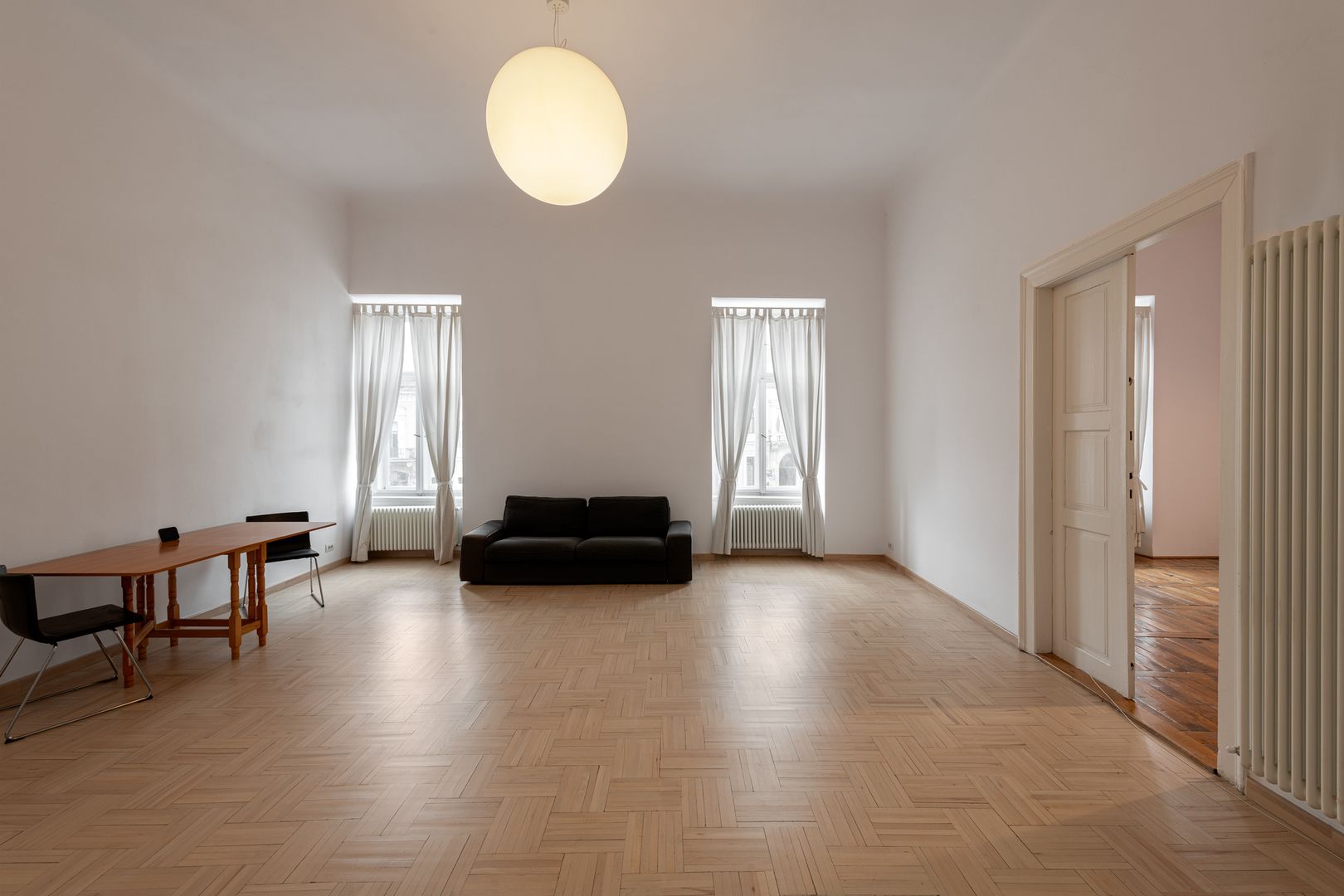 Apartament-galerie la kilometrul zero | 2 camere + mezanin, 2 băi - Poză 1