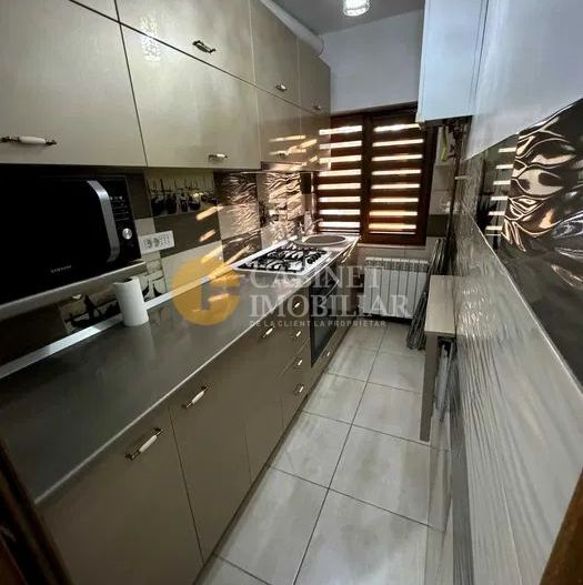 1 Camera Decomandat- Renovat Modern-Mobilat si Utilat - Poză 3