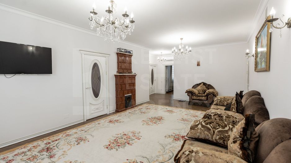 De vânzare casă cu suprafață de 270 mp + 7.5 ari, Dumbrava! - Poză 8