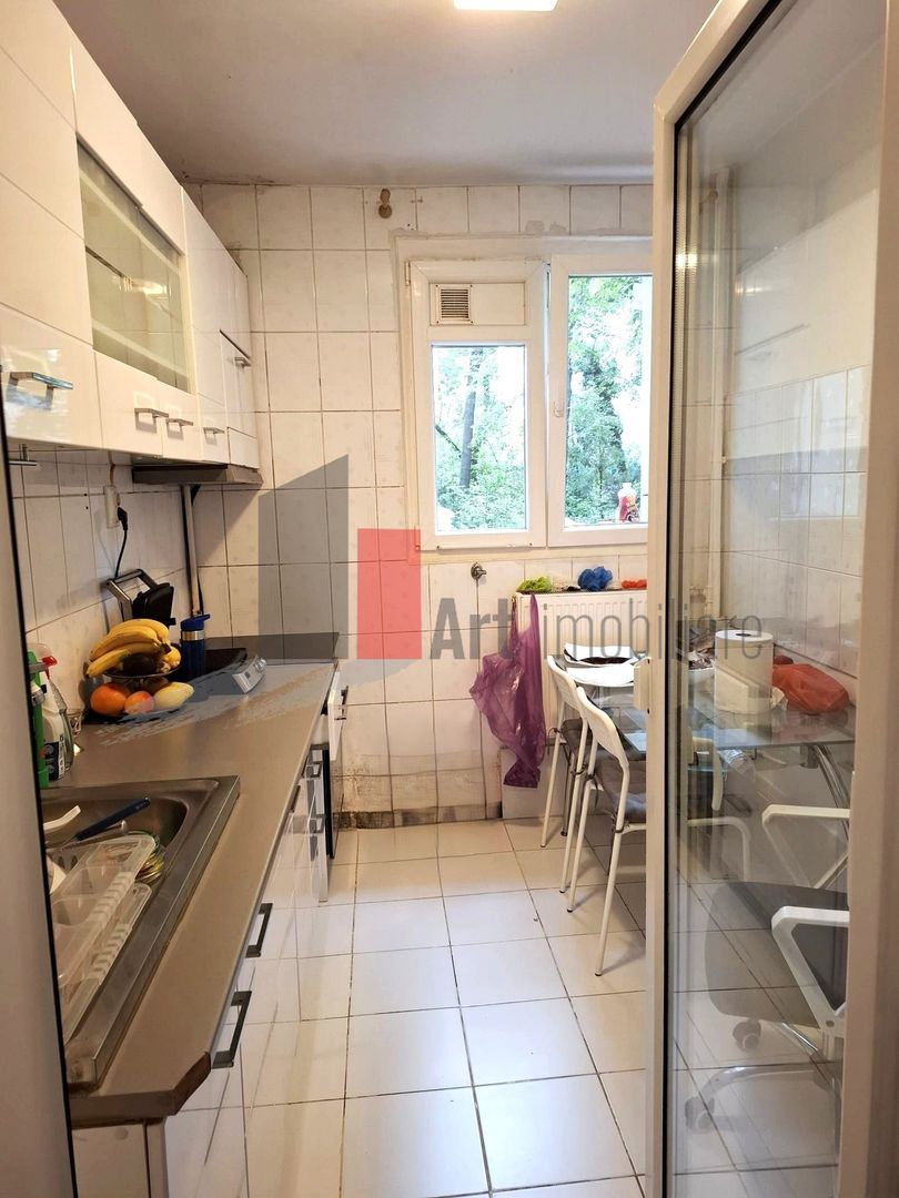 Apartament 3 camere decomandat, bloc H, Str.Rotundă, parter - Poză 4