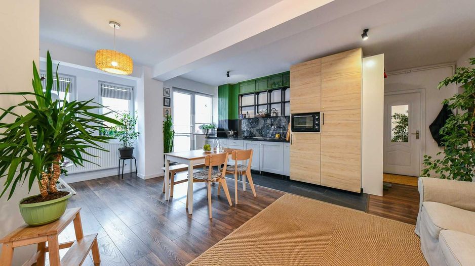 Apartament cu 2 dormitoare și garaj subteran zona Centrală Floresti. - Poză 1