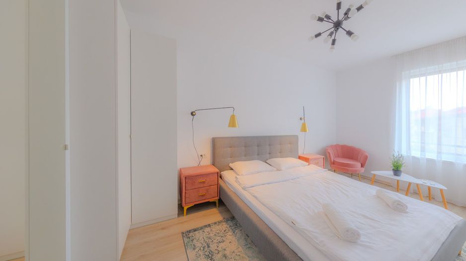 Apartament 3 camere, ultracentral, Oradea. 250 000 E + TVA. Comision 0 - Poză 8