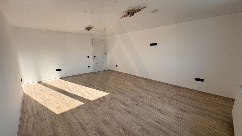 Casa moderna constructie noua 195 mp utili si 100 mp curte Sura Mare - Poză 6