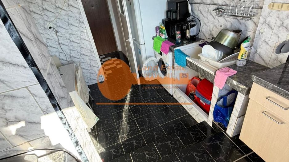 Apartament cu 3 camere in zona Giulesti - Poză 9