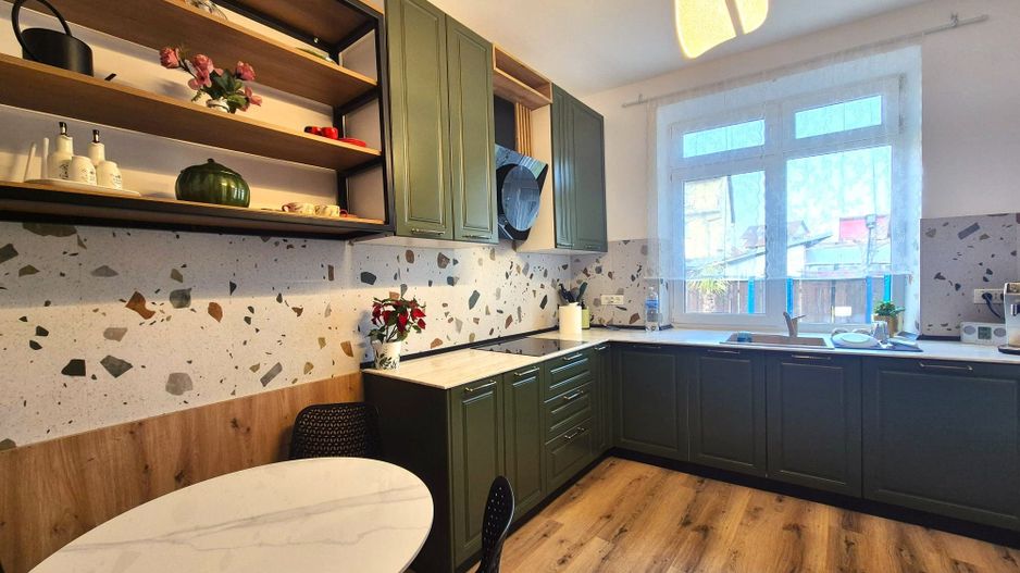 Piața de Miercuri, casă singură în curte, renovată 2025 - Poză 12