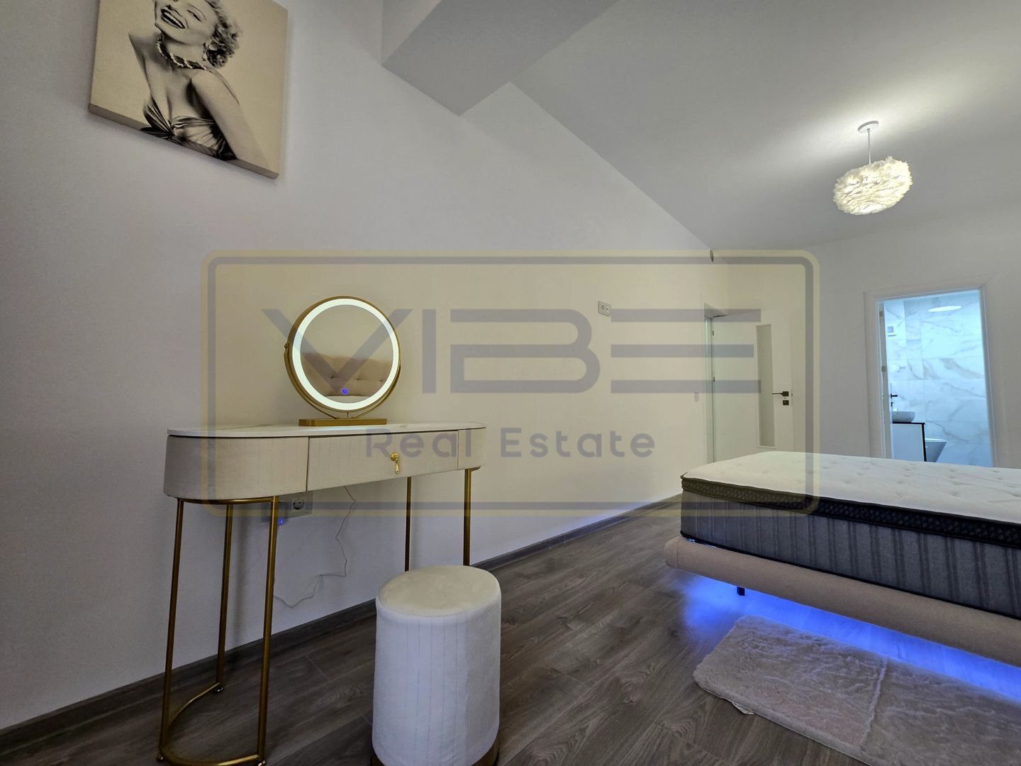 Copou- 3 camere 2 bai- decomandat- modern- parcare subterana - Poză 1