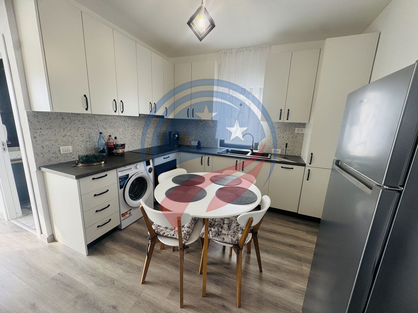 Casă nouă de închiriat – confort modern, zonă liniștită, Isalnita - Poză 1