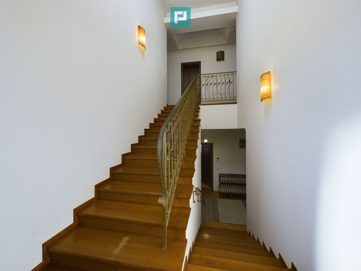 Vilă/casă cu 6 camere 400mp în Dumbrăvița - Poză 28