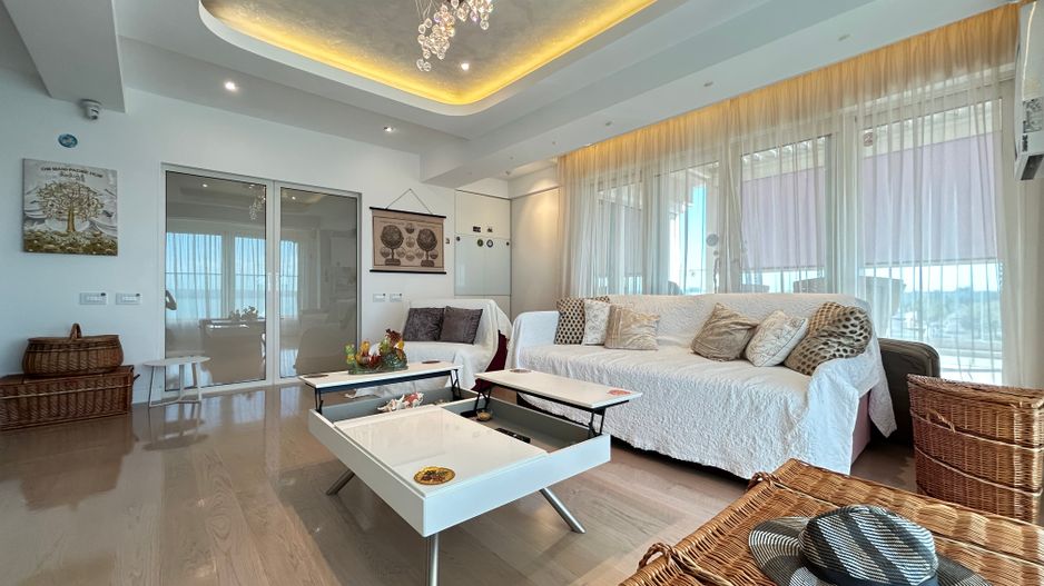 Penthouse 3 Camere Summerland | Vedere Mare și Lac | Dotări Premium - Poză 1