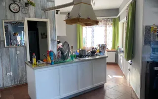 Vilă modernă cu piscină și terase generoase, zona Faget - Poză 11