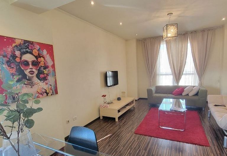 Închiriez apartament 2 camere, Decebal, openspace, parcare inclusă - Poză 2