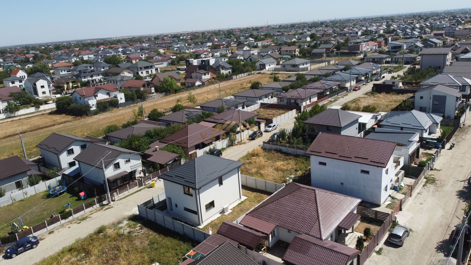 Vila la intrare in comuna Berceni - Poză 12