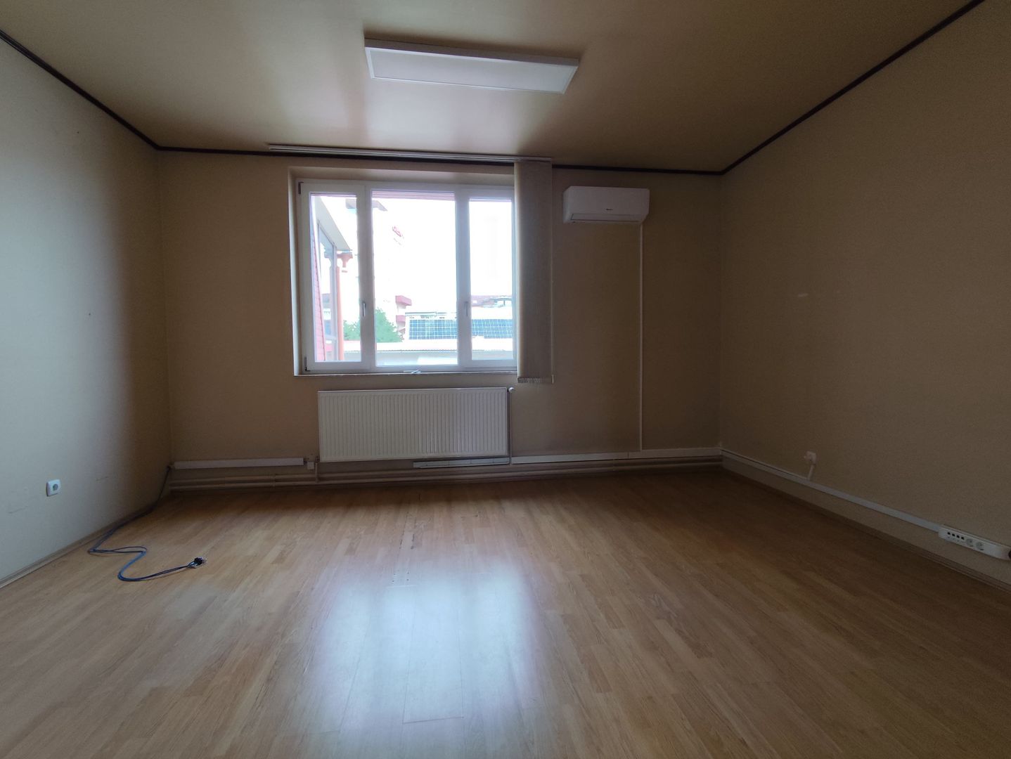 Birouri de inchiriat cu 1 si 6 incaperi langa Penny Iosia, Oradea - Poză 8