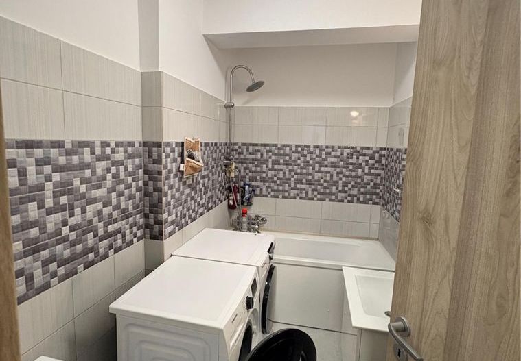 Apartament 3 camere Latin - Poză 3
