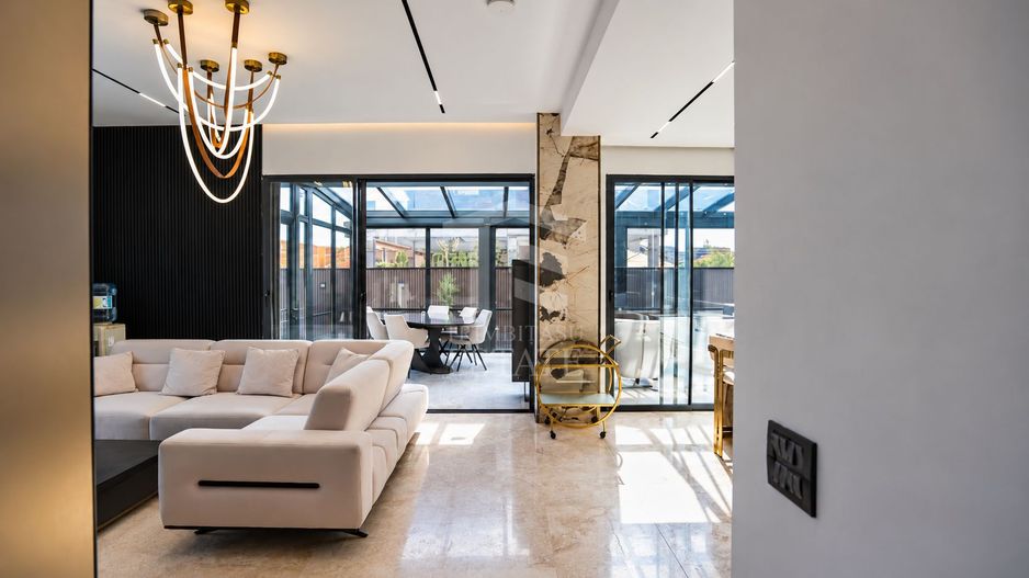 Casă spectaculoasă în Constanța | Design, tehnologie și confort - Poză 3