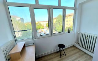 Inchiriez apartament cu 3 camere zona Olimpia , 380 euro/luna. - Poză 9