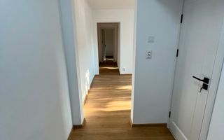 Apartament 3 camere | Zona Hermes | Geam la baie| Decomandat | - Poză 4