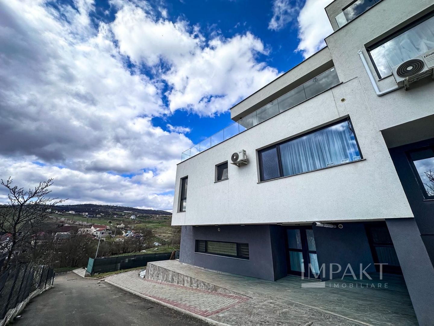 Vila | Zona Iris | Ultrafinisata | 120 mp + 350 mp Teren + 70 mp Teras - Poză 17