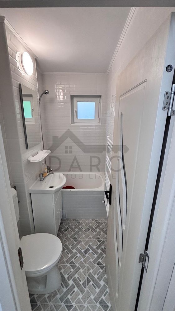 Vand apartament cu 3 camere - Poză 8