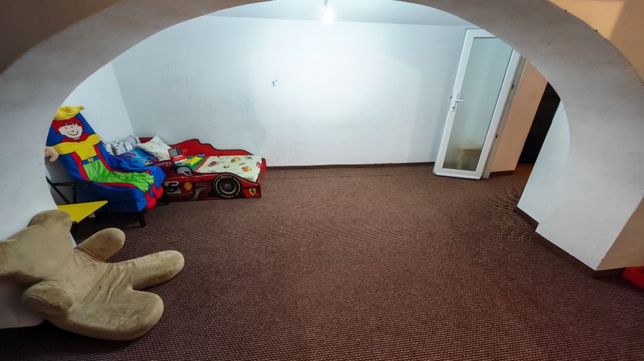 Casă cu destinație multiplă _ curte generoasă- Bălcescu - Poză 13