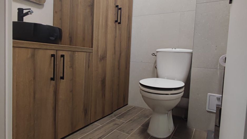 Apartament cu 3 camere, 2 bai si loc de parcare - Poză 18