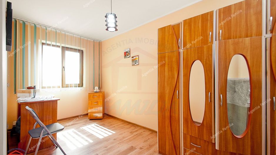 52500 Euro negociabil, trei camere renovat, mobilat si utilat, Micro 2 - Poză 11