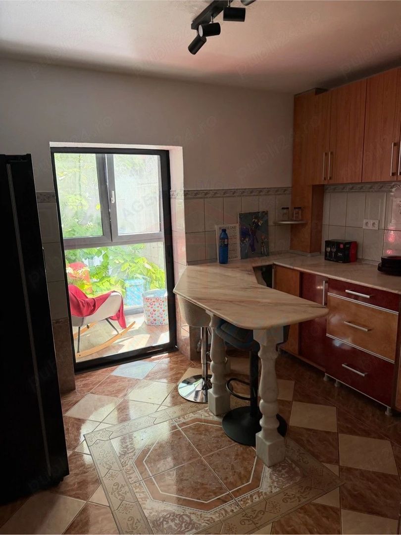 Inchiriere apartament 3 camere, Micro 14, 477 EURO/Luna - Poză 7