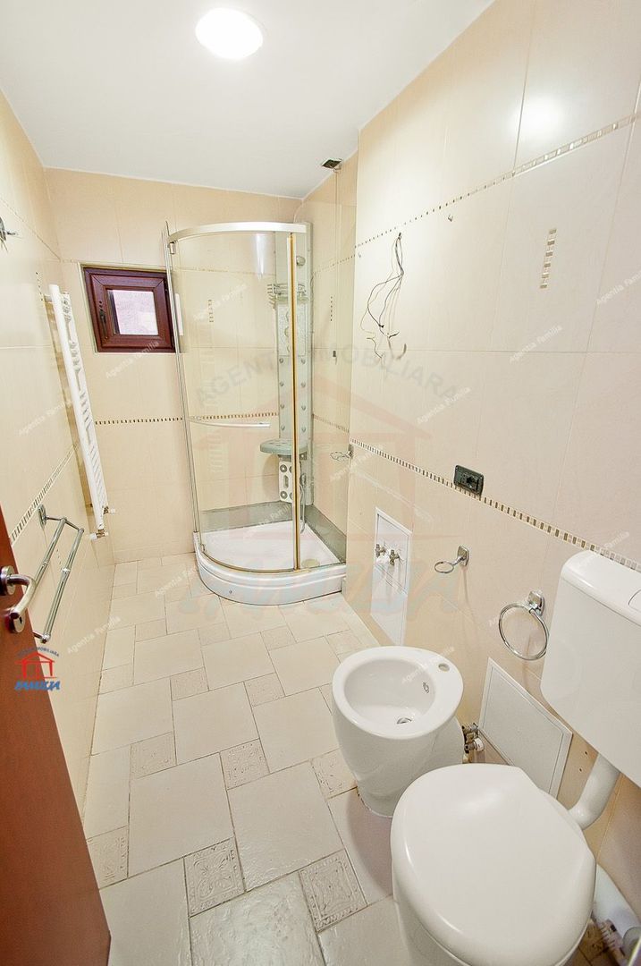 Apartament 3 camere dec in Galati Micro 21 vedere la Dunare langa turn - Poză 8