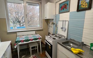 Apartament de vânzare în exclusivitate – Zona Micro 4 etaj 2/4 - Poză 3