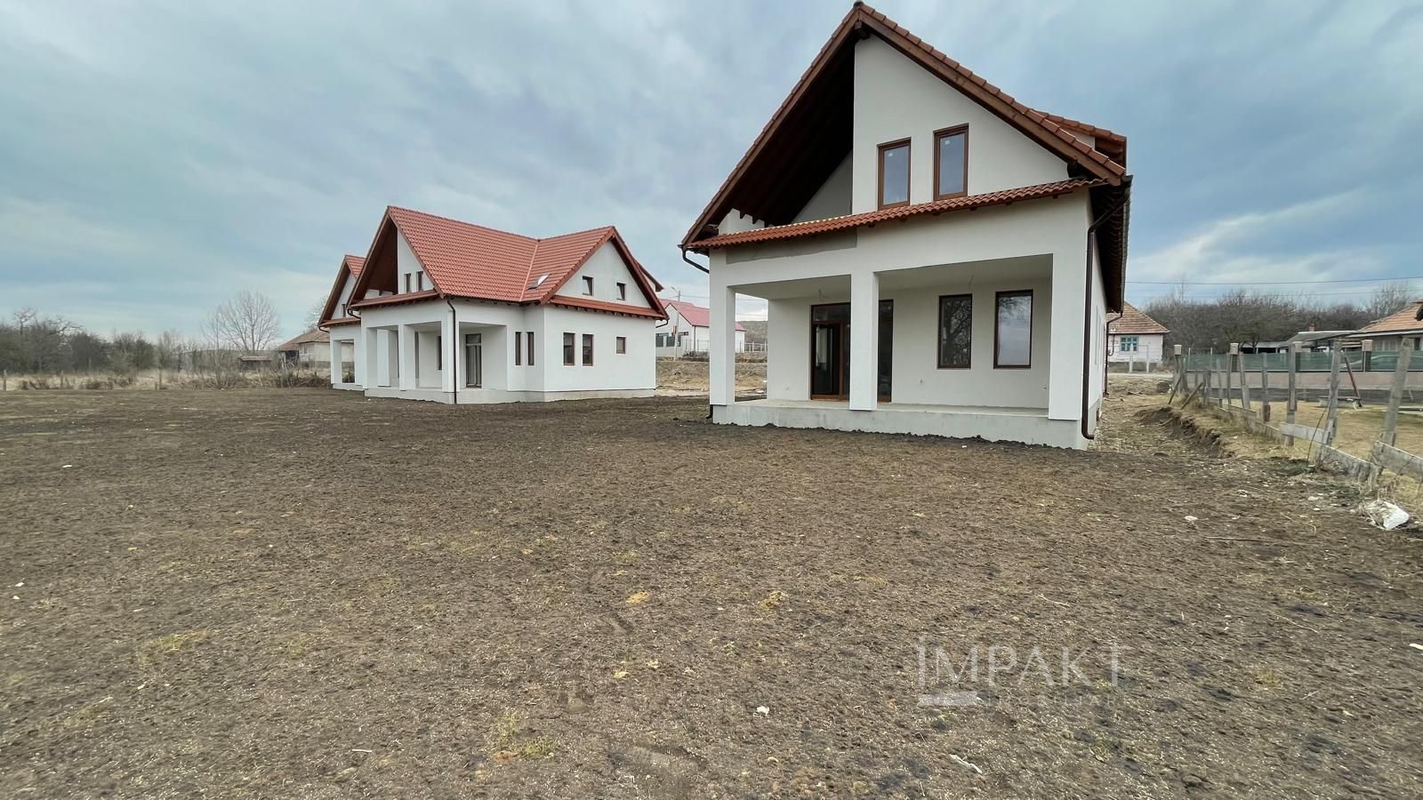 Casa spatioasa cu 1000 mp teren in Aiton - Poză 2