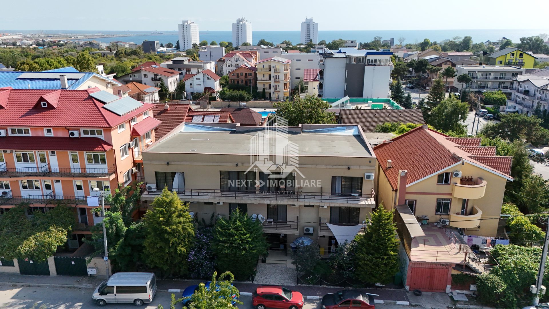 Pensiune Eforie Nord 17 camere plus spatiu comercial - Poză 1