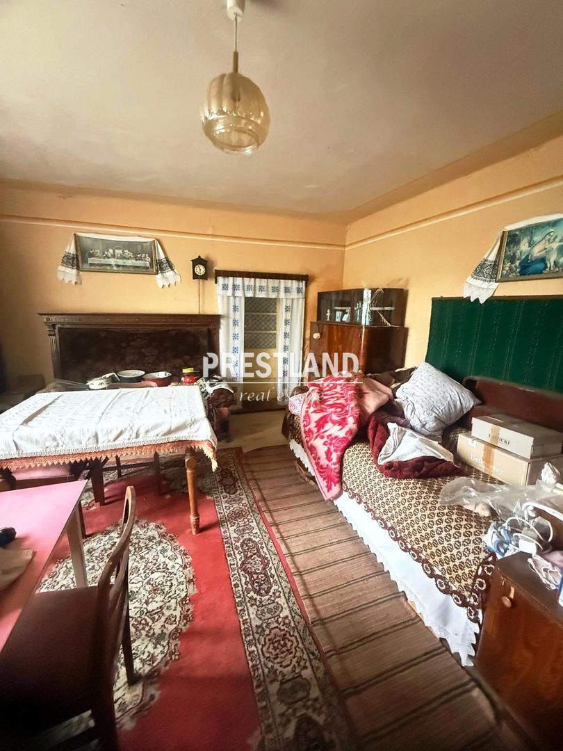 Casa modesta ,situată in Slimnic - Poză 8