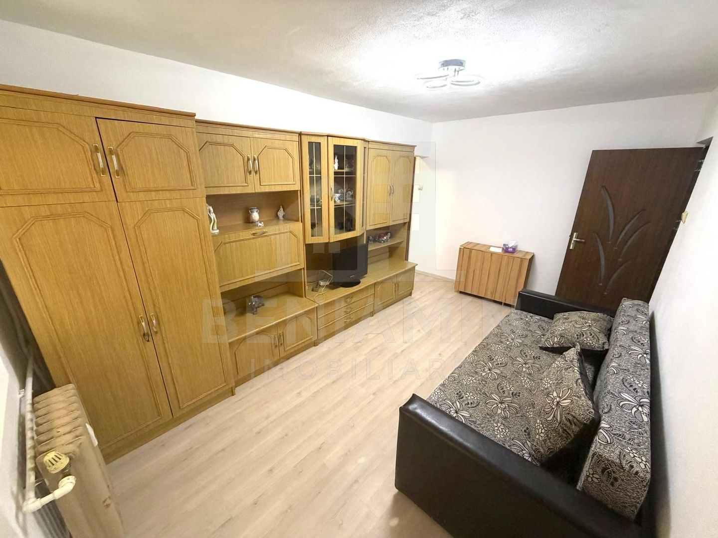 3 camere semidecomandat zona Materna -etaj 1- vedere bilaterala - Poză 2