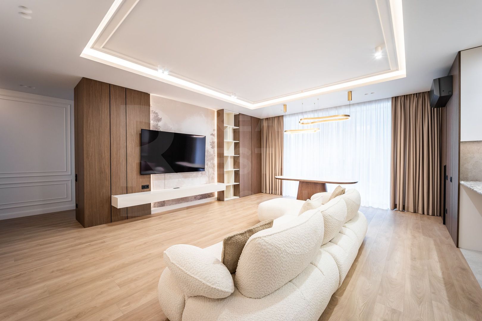 Chirie, apartament, 4 camere, Strada Universității, Centru - Poză 2