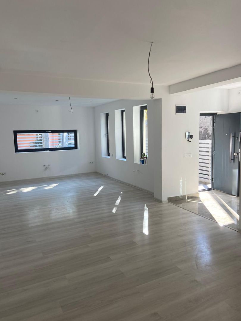 Casa noua în Giulesti de închiriat - curte 220mp - Poză 8