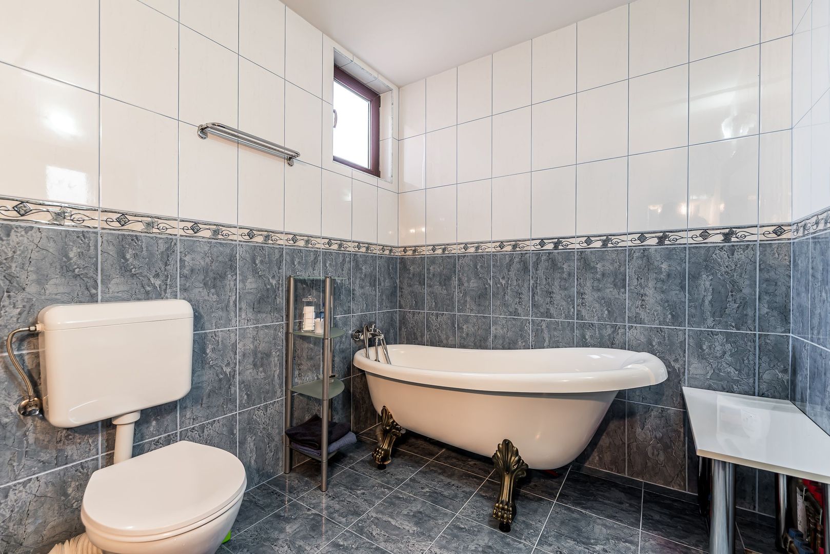 Vila 6 camere - Garaj si Gradina - Gradiste - COMISION 0 - Poză 10
