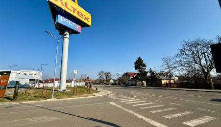 Vand sau inchiriez teren de 4500 mp Botosani zona mc Donalds !