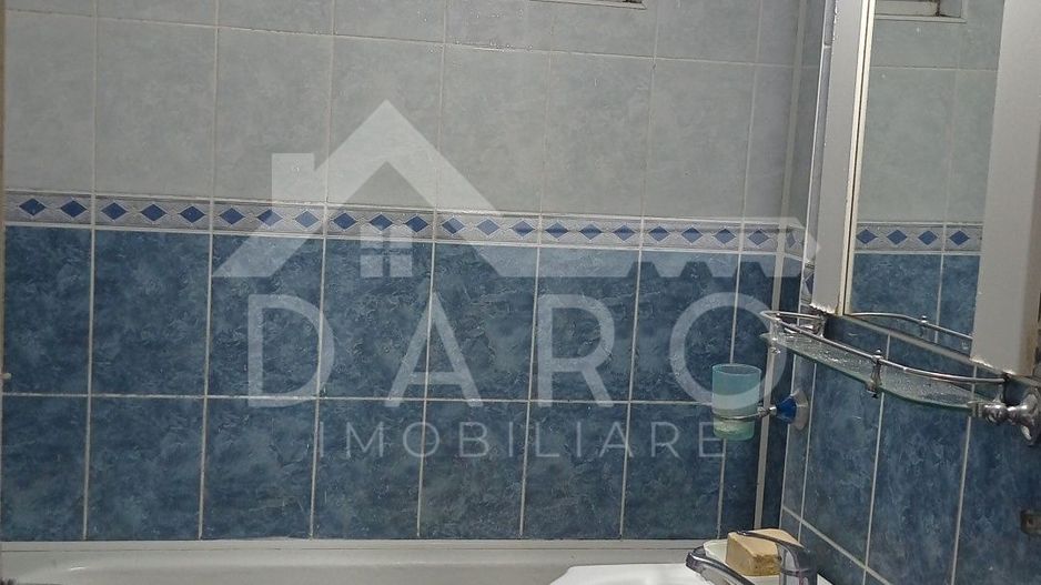 Vând apartament 3 camere - Poză 6