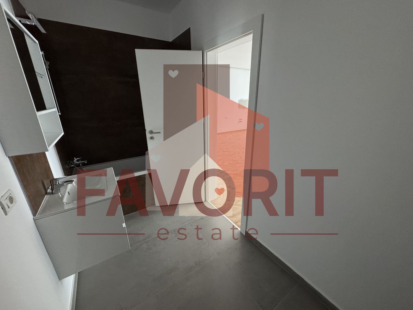 Etaj intermediar. Loc de parcare. Disponibil imediat - Poză 6