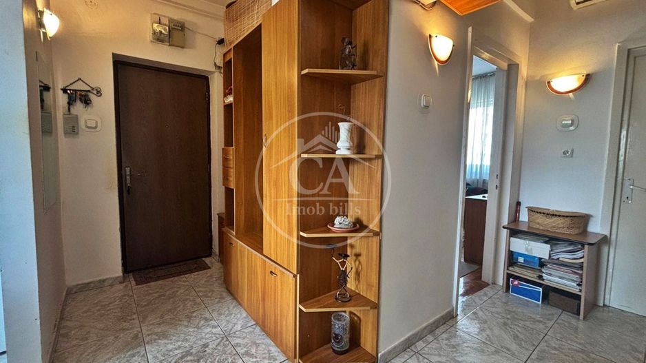 Apartament de vanzare cu 3 camere in zona Dacia Oradea - Poză 9