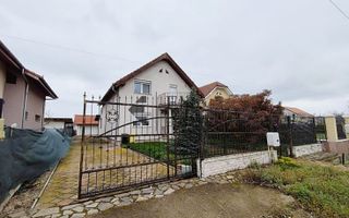 Casa cu 4 camere garaj si curte de 500 mp in Nojorid - Poză 1