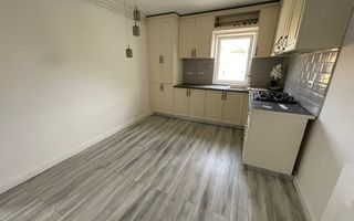 APARTAMENT 2 CAMERE DECOMANDAT - GARA  (RENOVAT) - Poză 4